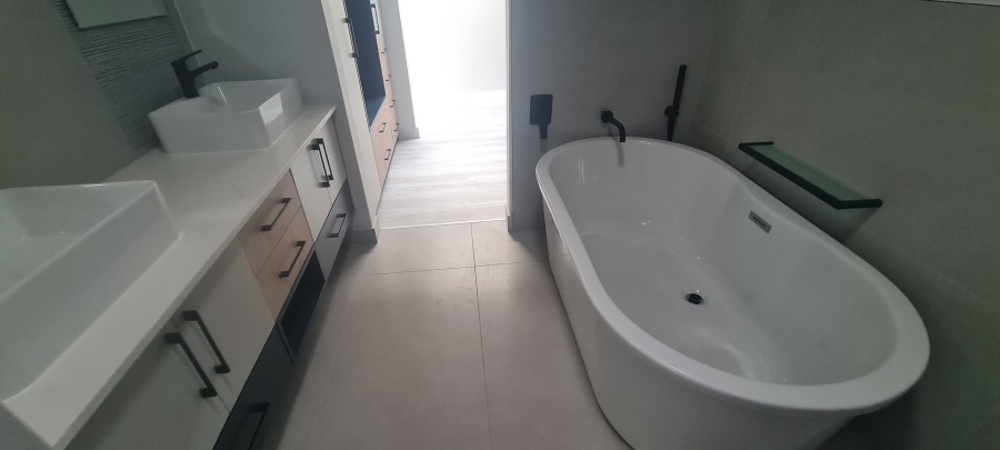 4 Bedroom Property for Sale in Mossel Bay Central Western Cape